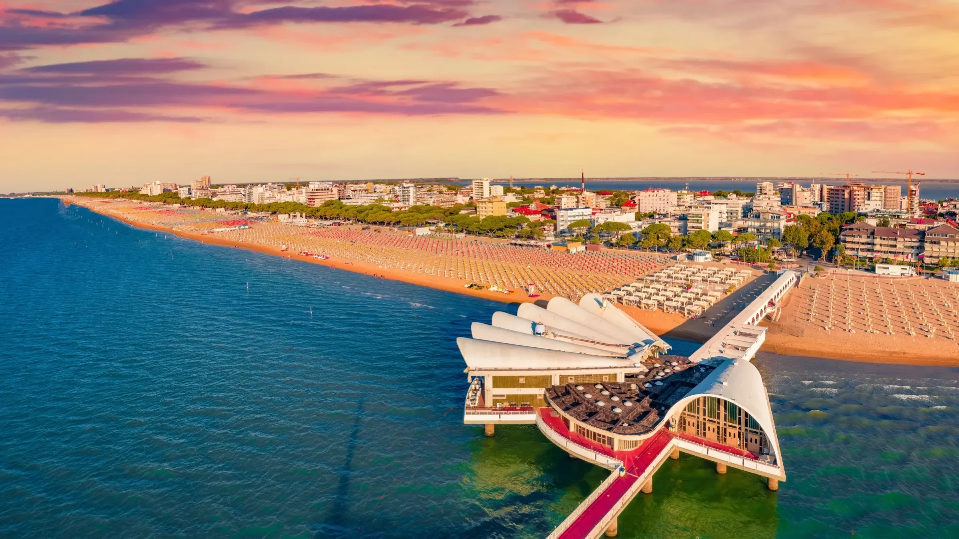 Lignano Sabbiadoro, Friaul, Italien ©shutterstock.com Strand von Lignano Sabbiadoro, Friaul, Italien