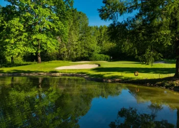 Golf Club Cherasco – Blick über den 18-Loch-Championship-Platz in der Langhe