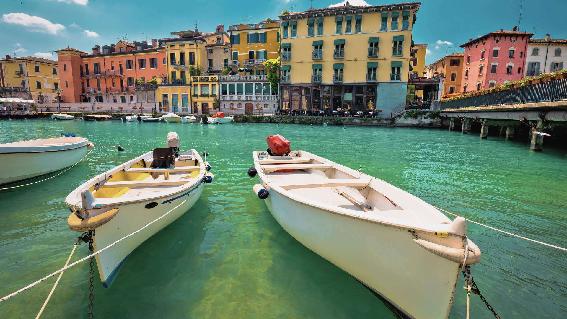 Blick über den Gardasee von Peschiera del Garda aus