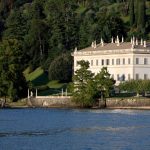 Bellagio – Villa Melzi am Seeufer Die weiße neoklassizistische Villa Melzi am Ufer des Comer Sees bei Bellagio