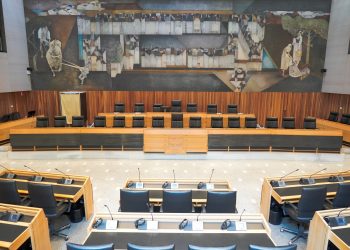 Das Fresko Karl Plattners, das den Plenarsaal des Südtiroler Landtages prägt. (Foto: Südtiroler Landtag)