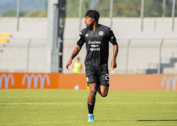 Eine Mixtur von Spielern des FC Südtirol auf dem Spielfeld