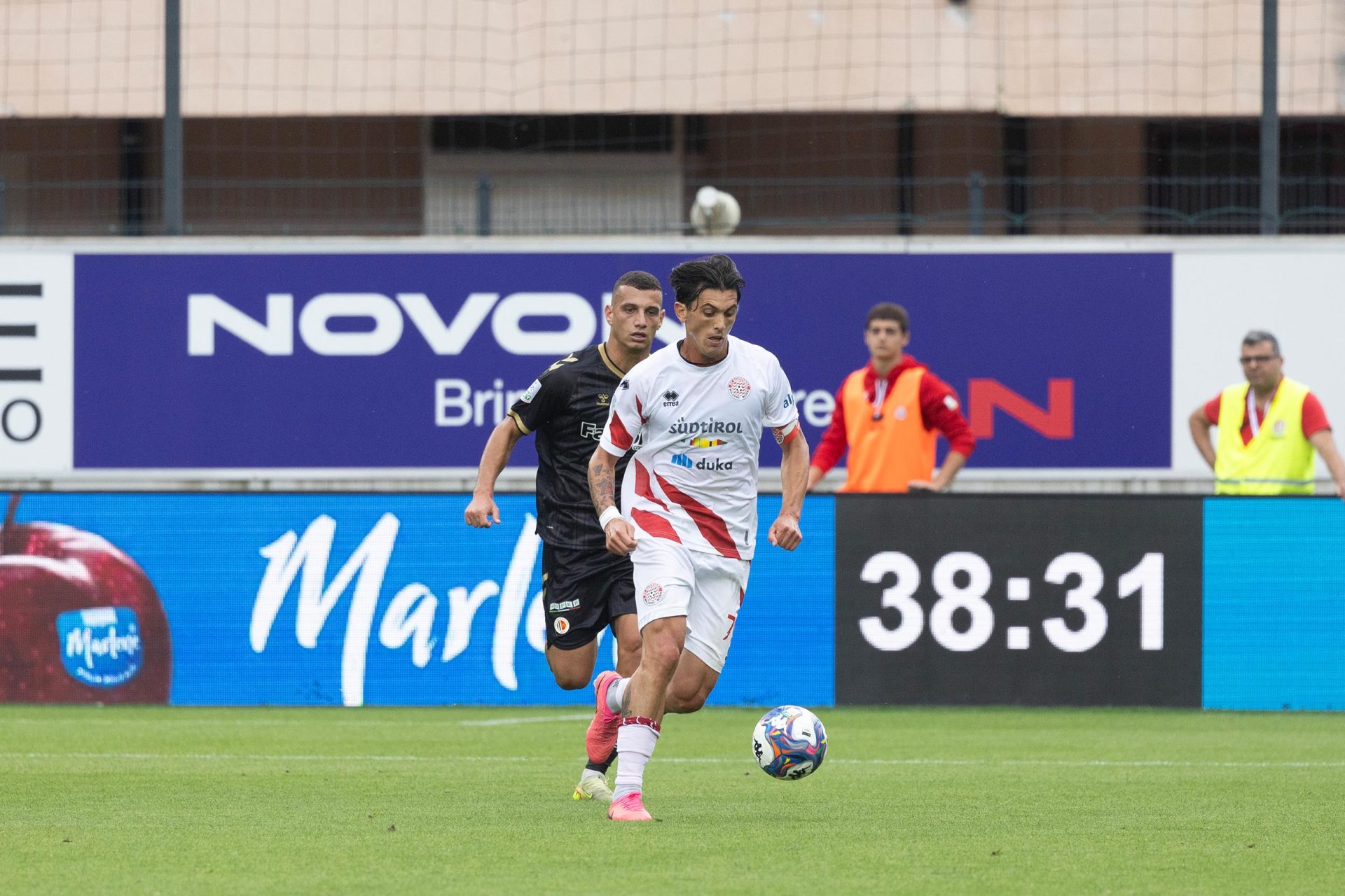 FCS-Spieler Molina Ein Spieler des FC Südtirol während eines Spiels
