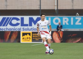 Ein Spieler des FC Südtirol in Aktion auf dem Spielfeld