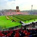 Blick von der Tribüne auf Spielfeld und Ränge des Stadio Renato Dall’Ara in Bologna im Februar 2020