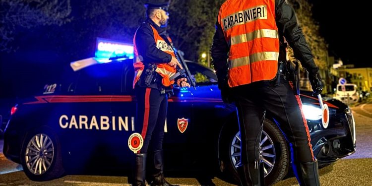 Themenbild zu einer Razzia der Carabinieri gegen rechtsextreme Jugendgruppen in Südtirol.