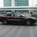 Schwarzer Alfa-Romeo-Streifenwagen der Carabinieri vor dem Flughafen Fiumicino, Archivaufnahme von 2010