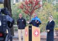 Der Direktor der Agentur für Bevölkerungsschutz Klaus Unterweger, Landeshauptmann Arno Kompatscher und Bürgermeisterin Katharina Zeller eröffnen den Hochwassertag in Meran.