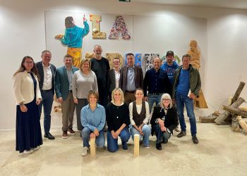 Themenbild zur Stärkung der Kunsthandwerk Ausbildung in Südtirol durch den lvh.apa und die Landesberufsschule.