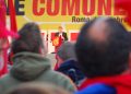 Maurizio Landini prend la parole sur scène lors du rassemblement de la FIOM à Rome, le 16 octobre 2010