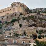 Konvent Santa Maria della Croce über Scicli Der Konvent Santa Maria della Croce auf einem Kalkfelsen über Scicli
